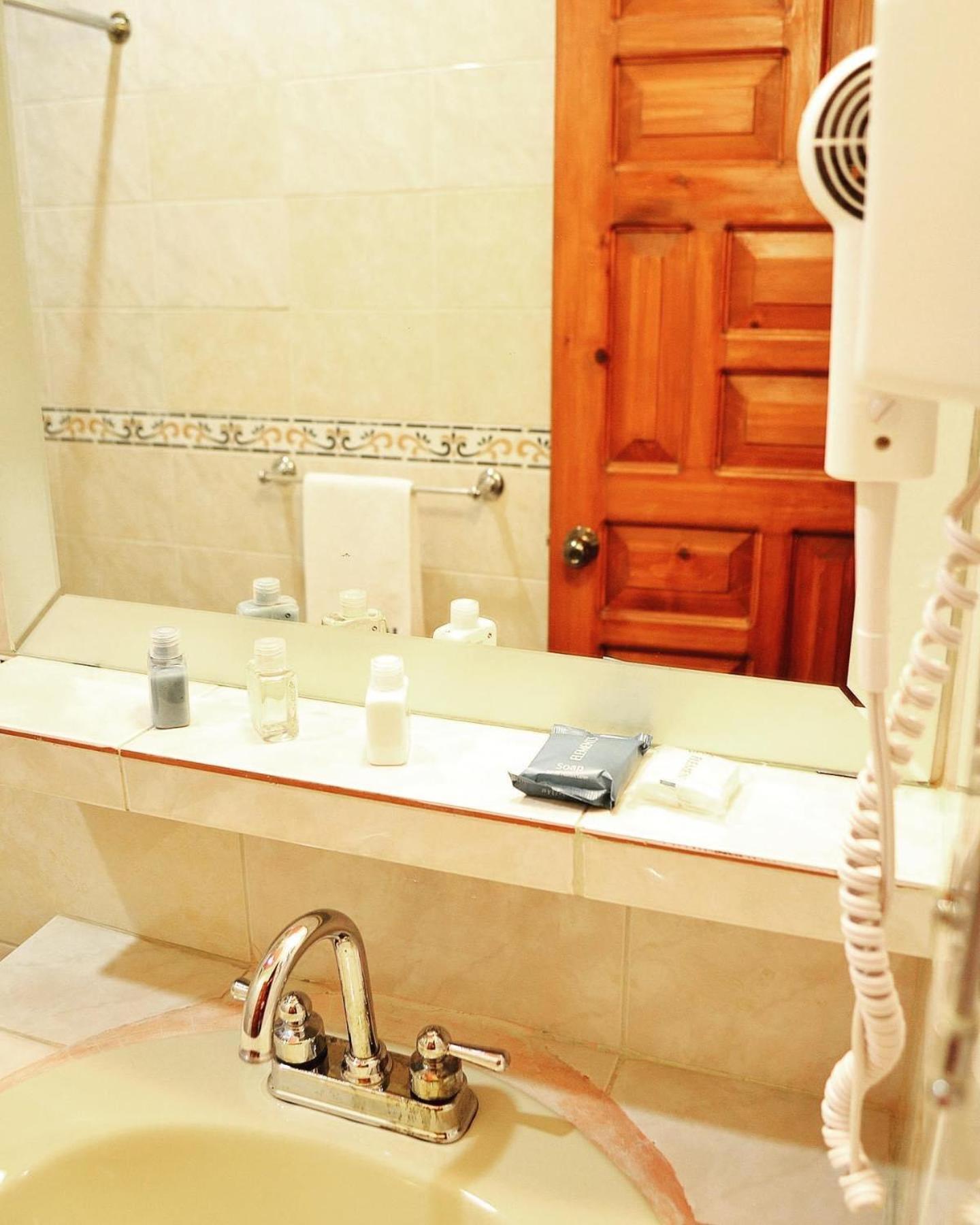 Hotel Provincia Сан-Кристобаль-де-Ла-Касас Экстерьер фото